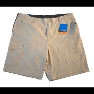 Columbia Men's Tan Cargo Shorts with Pocket size 40